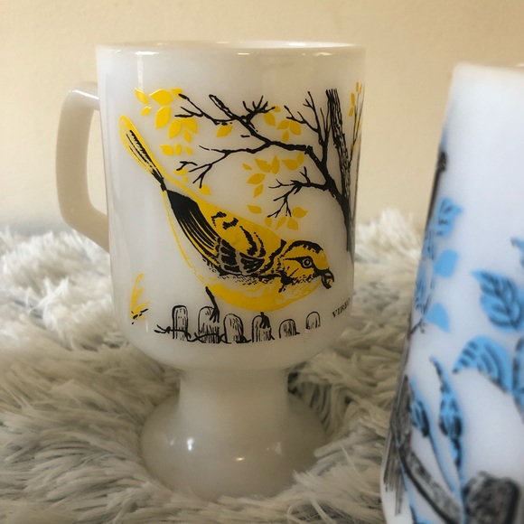 Vintage Cottagecore Bird Milk Glass Mugs Set of 4 - Picture 6 of 9